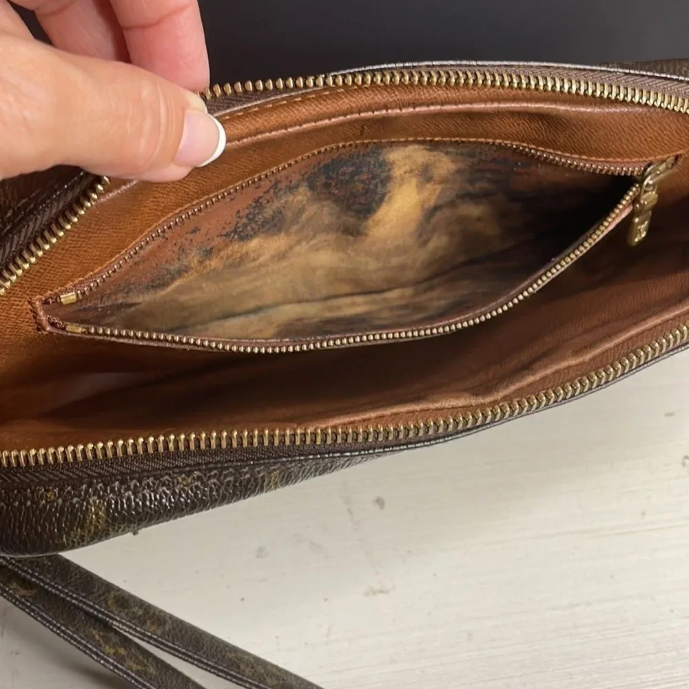 Louis Vuitton Wristlet Monogram Canvas Marly Dragonne GM Clutch LV0 Monogram LV